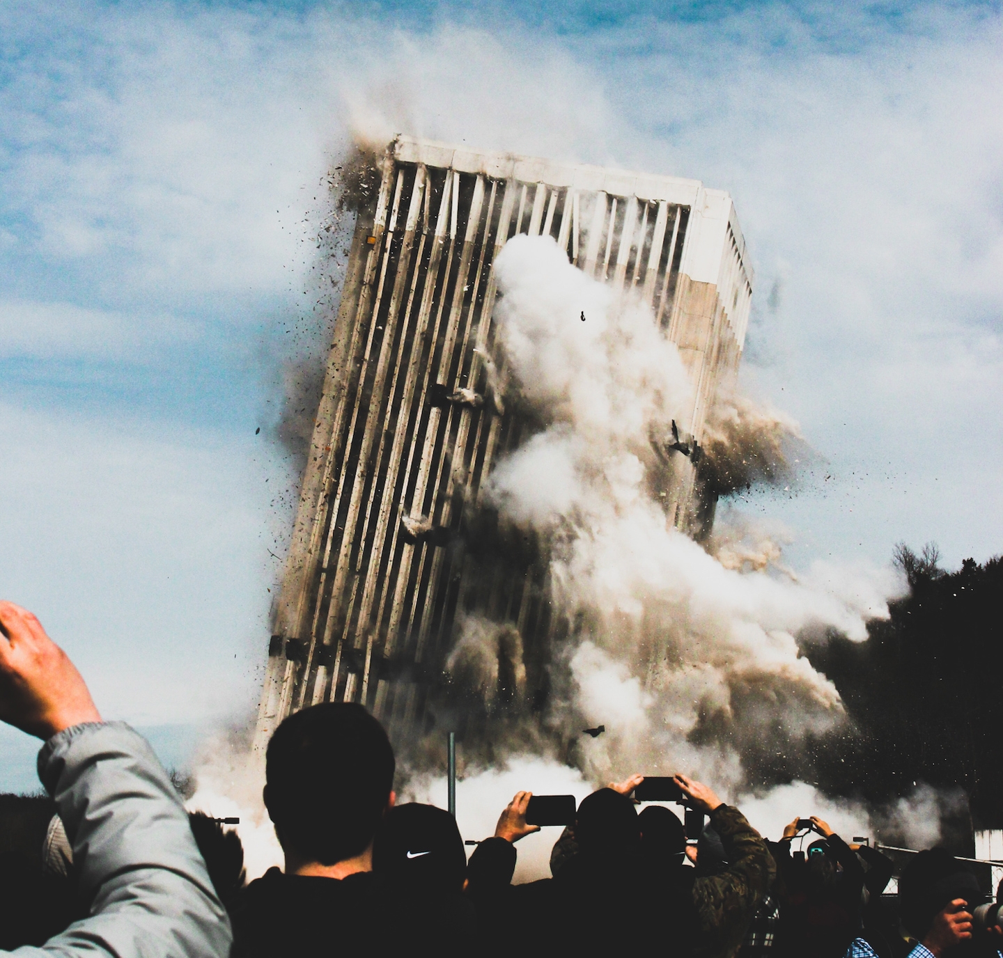 Progressive Collapse of structures